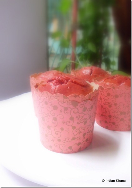 Easy simple strawberry banana muffin eggless buterless recipe