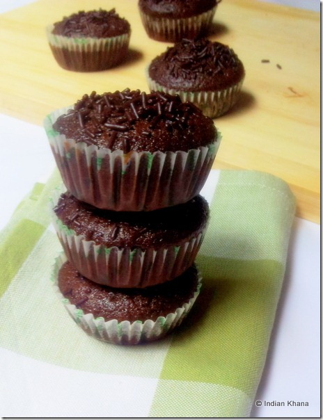 Easy eggless butterless chocolate cupcake recipe Easy eggless butterless chocolate cupcake recipe