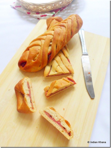 Braided bread with pesto recipe Braided bread with pesto recipe