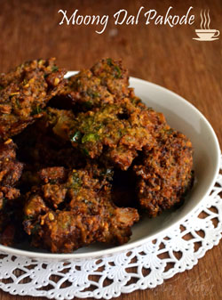 Moong Dal Pakoda Recipe
