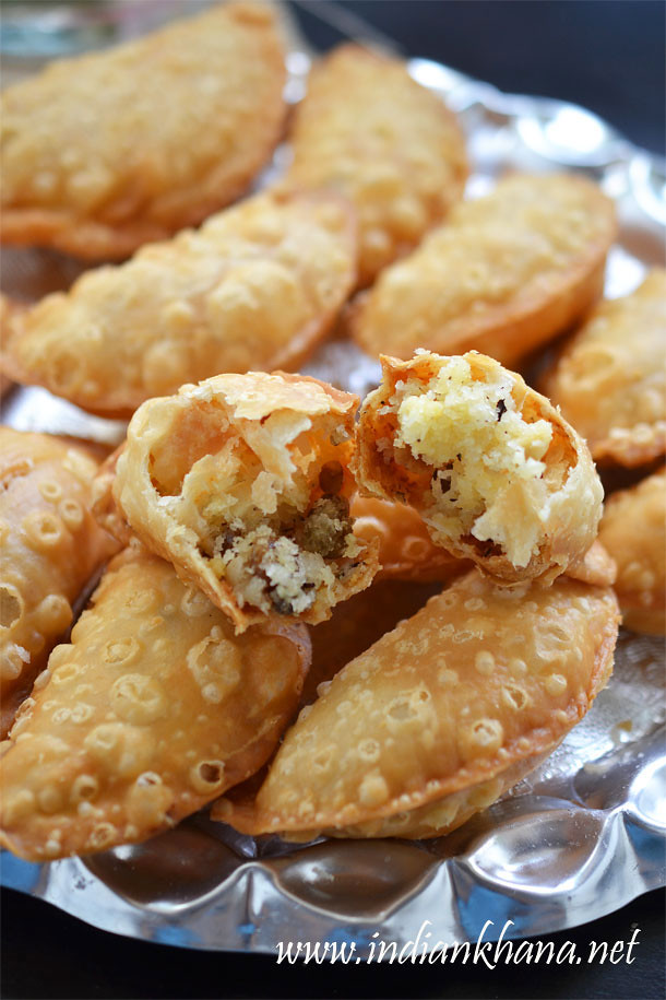 Mawa-Gujiya-Recipe