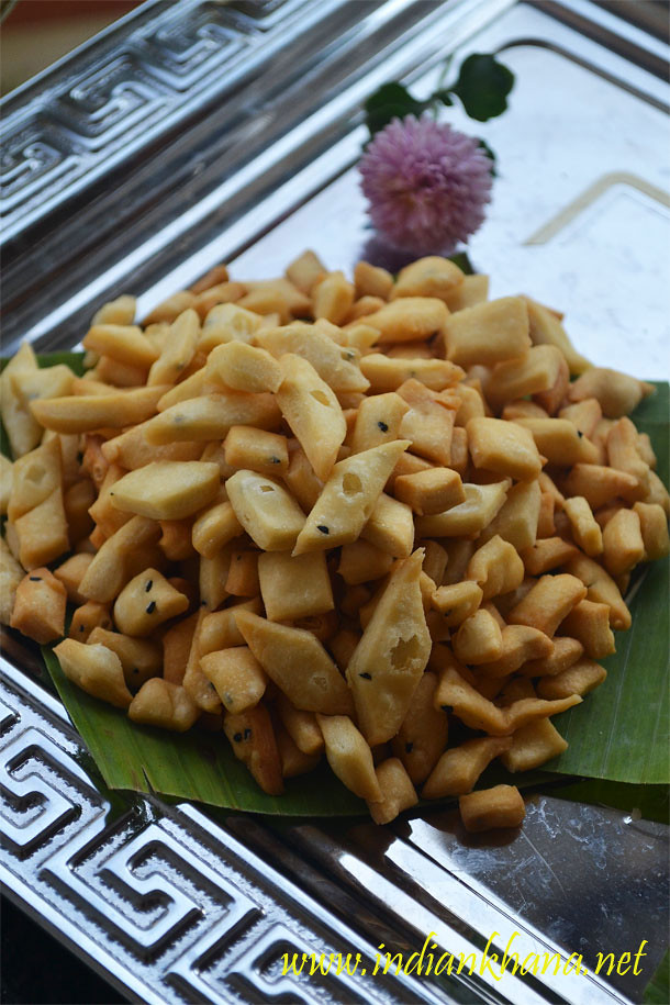 Spicy-Namak-Para-Diamonds-Cuts-Recipe