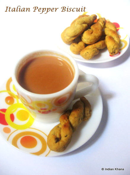 Italian Pepper Biscuits