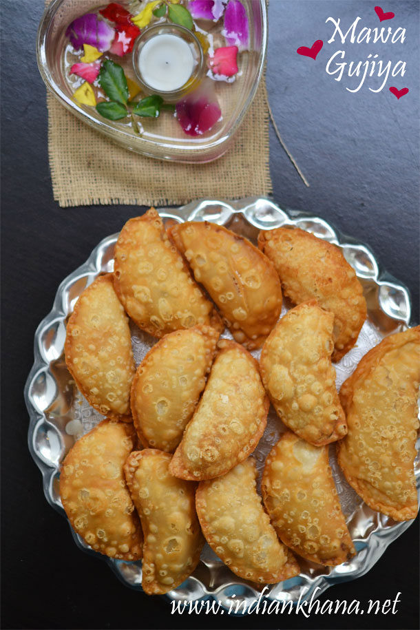 Khoya Gujiya Khoya Gujiya