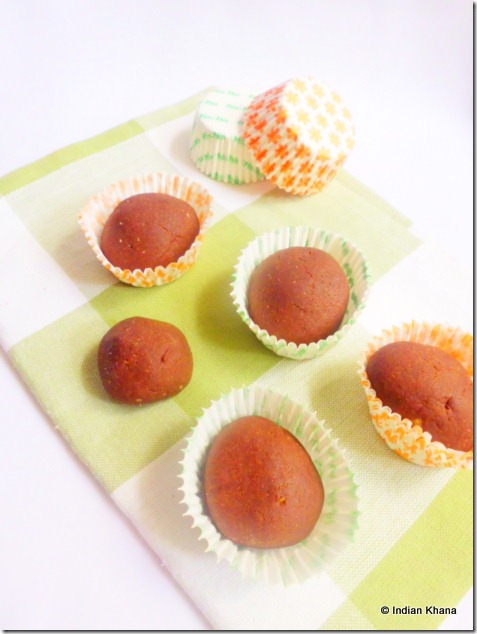 Eggless Walnut Chocolate Cookies Eggless Walnut Chocolate Cookies